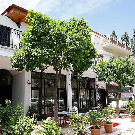 No 10 Hotel